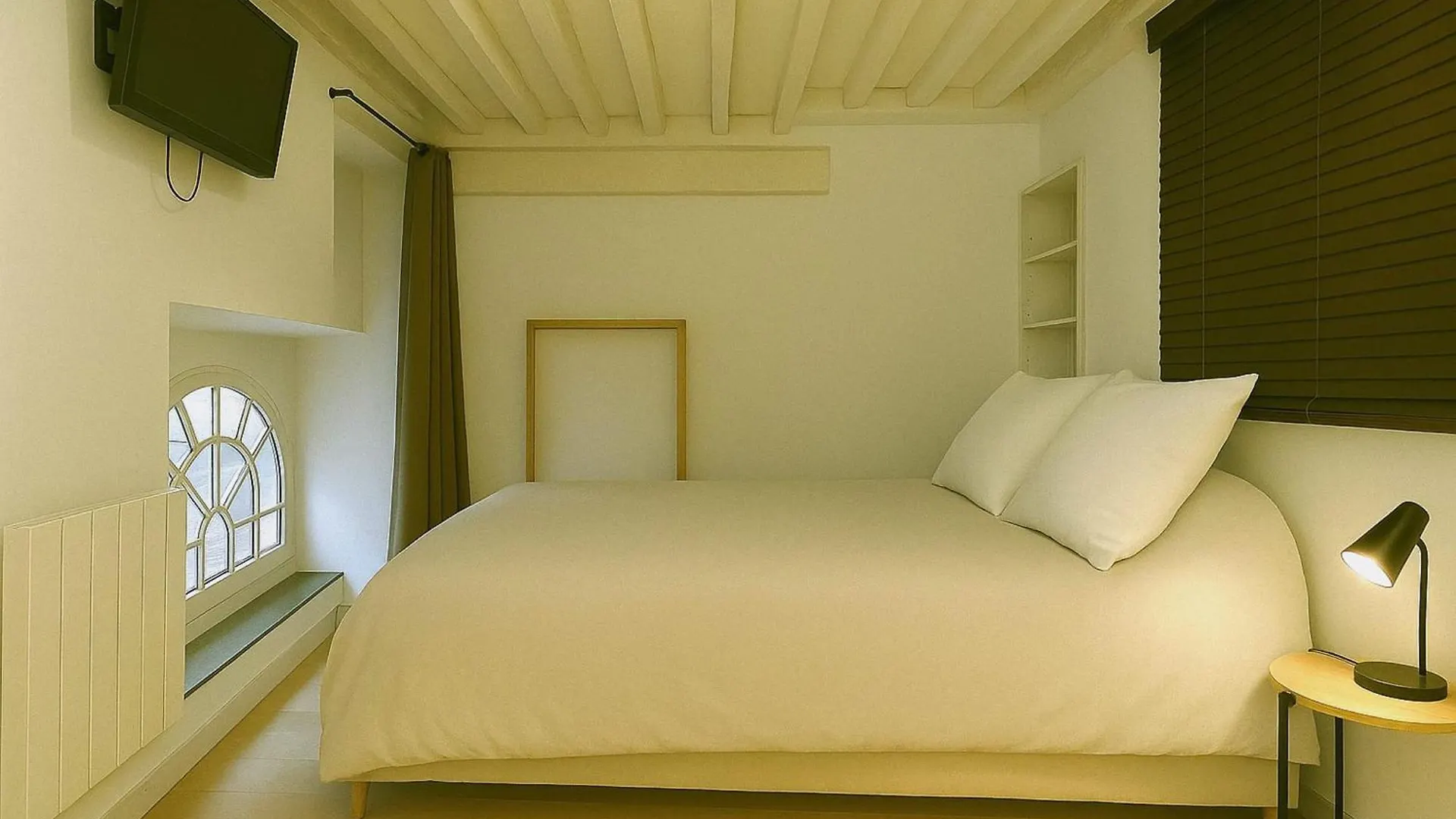 Apartment Ferienwohnung Charming Loft For 4 At The Foot Of Sathonay Square Lyon